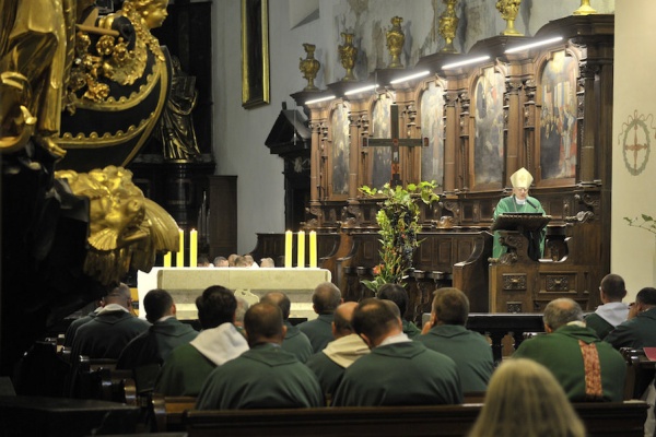 arcybiskup jędraszewski w tyńcu